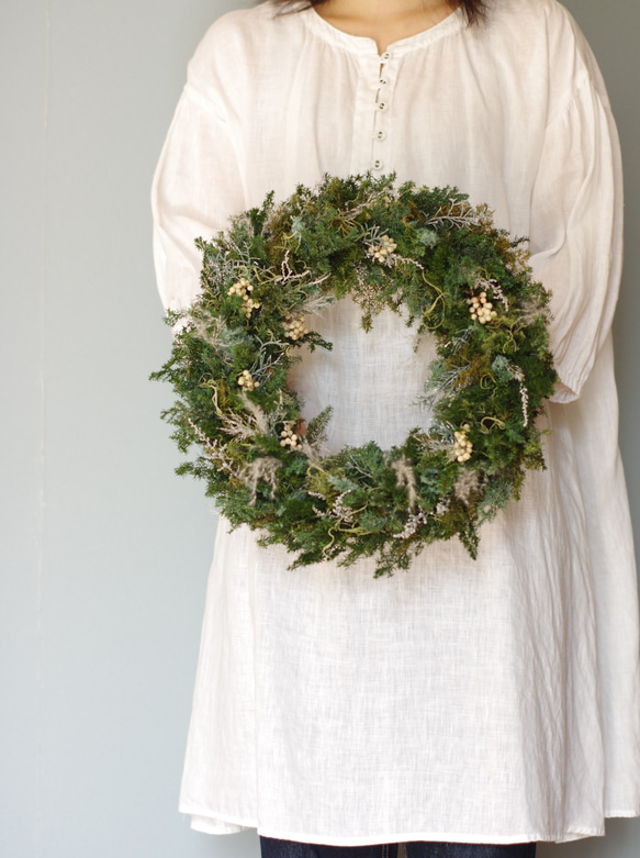 グリーンと実物のフライングリース　クリスマスリース 3b8cf77dddabaaba7dc8a97ea76e4a