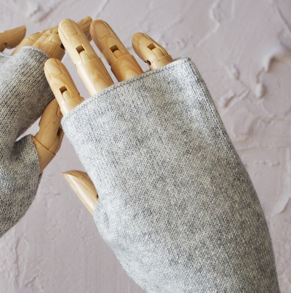 クリスマス・Creema限定【滑らか編み目が美しい】アームウォーマー・GY 3枚目の画像