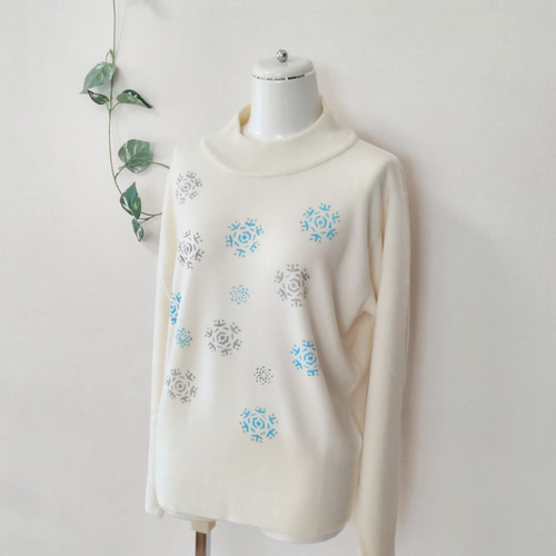 雪の結晶の型染めハイネックセーター ニット・セーター 結友 通販