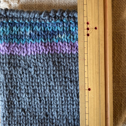 手元に差し色を添えて　Creema限定 防寒　冬支度　手編み小物　ハンドウォーマー　送料無料 3枚目の画像