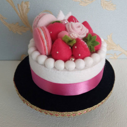フェルト・刺繍のティーセット&ケーキ　黒にピンクのバラ　＊インテリアにもおままごとにも＊ 12枚目の画像