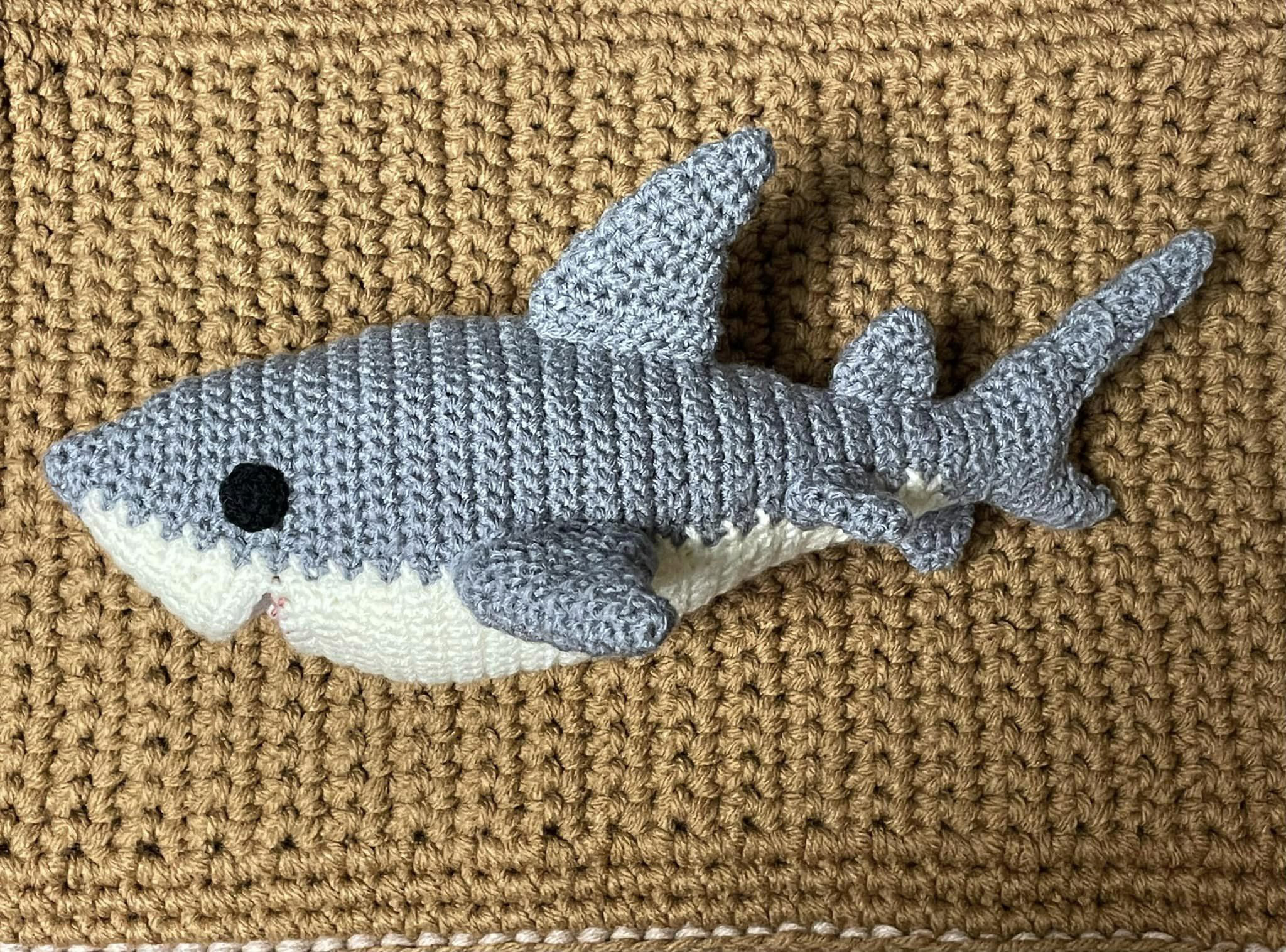 かぎ針編み海洋生物ホオジロザメかわいい編みぐるみ (Lサイズ)