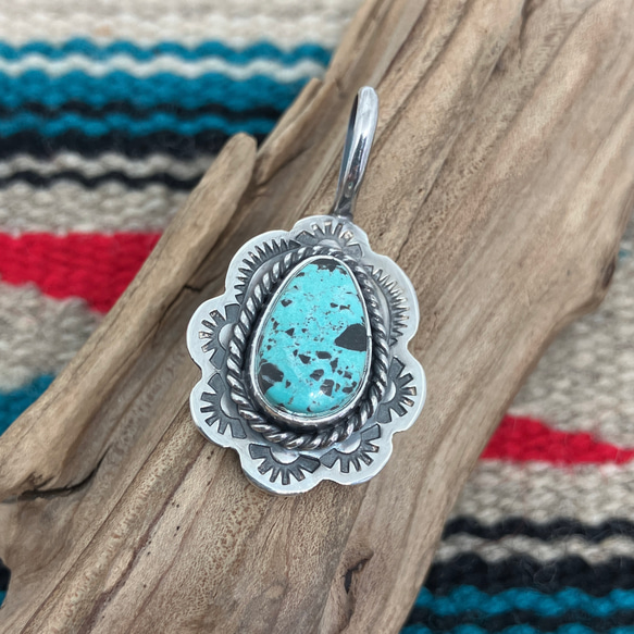 モルガン　ターコイズ石付きシルバーネックレス モルガンターコイズ石付きシルバーネックレス