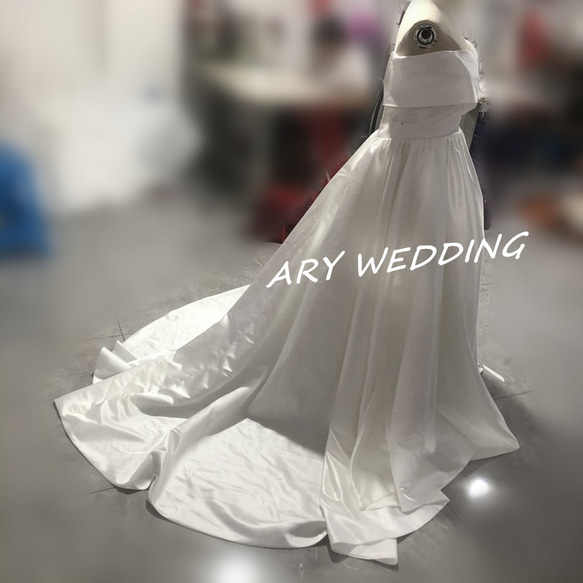 高品質！露肩光面緞面婚紗，華麗拖裾，夢寐以求的禮服，婚禮 第4張的照片