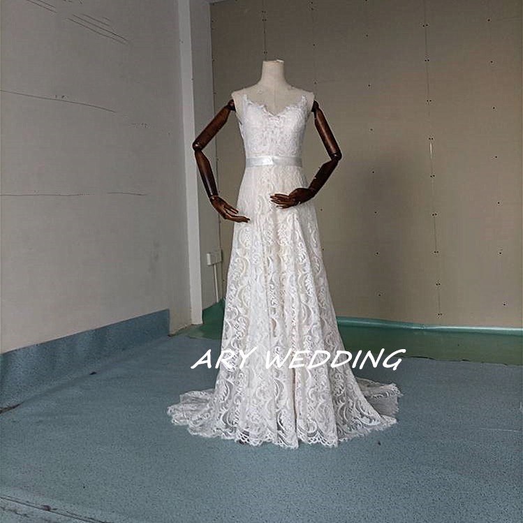 高品質！Vネック レース スレンダー ウエディングドレス 花嫁/ブライズメイド/結婚式/披露宴