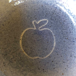 陶の小鉢・デザートボウル【インディゴブルーのりんご】　 7枚目の画像