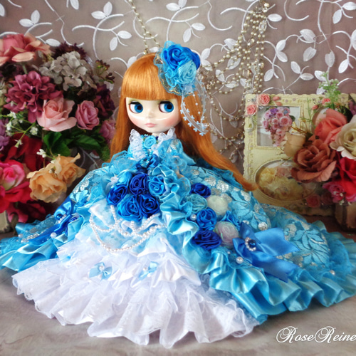 マリーアントワネット王妃 ブルーグラデーションのロマンティックプリンセスドレス