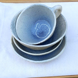 陶の小丼・大き目お茶碗・スープボウル【インディゴブルーのりんご】 16枚目の画像