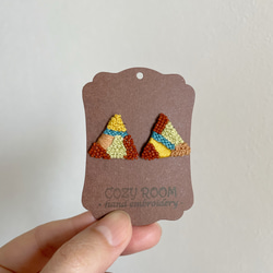 mosaic triangles 刺繍ピアス 7枚目の画像