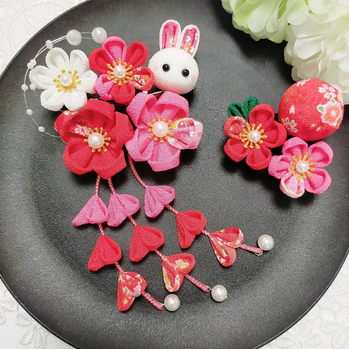 3日で発送 つまみ細工の髪飾り(赤×ピンク)うさぎさん 和玉