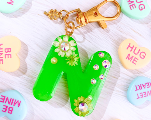 のん。　Nイニシャルキーホルダー　ハンドメイド　10点 ハンドメイドイニシャルキーホルダーN - メルカリ