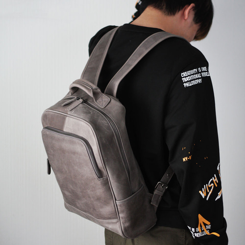 本革 オイルレザーのリュックサック パソコン A4 通勤鞄 就職祝い