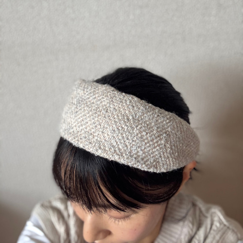ツイードウールのシンプルな幅広カチューシャ（グレー・ベージュ系