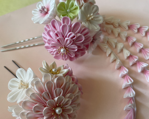 つまみ細工　ピンクの髪飾り　5点セット つまみ細工 ピンクの髪飾り 5点セット つまみ細工 ピンクの髪飾り 5