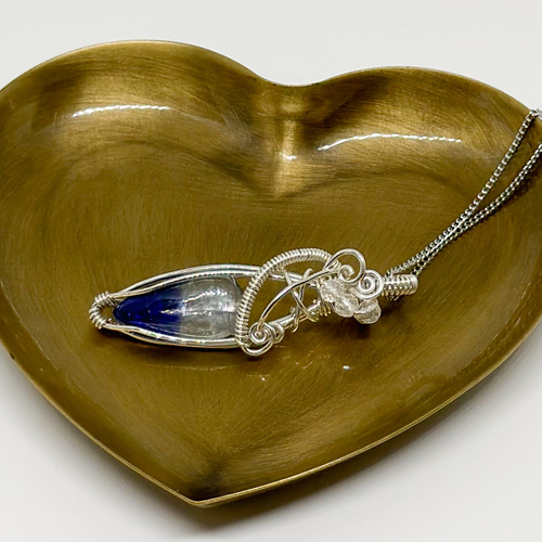 ブルーとクリアのバイカラー＊カイヤナイトシリカのワイヤー