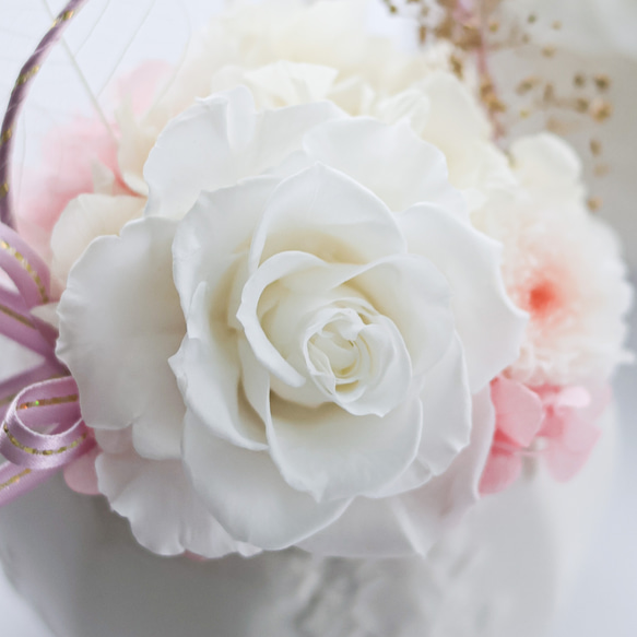【お供え花・仏花】白を基調にした大輪のローズが美しい陶器　お悔み花・ペット用仏花 11枚目の画像