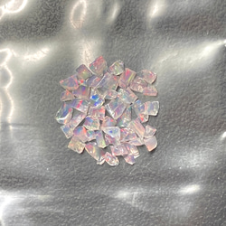 《合成オパール》(フローレスオパール) 原石 ピンク/赤斑 0.4g ⑮ 1枚目の画像