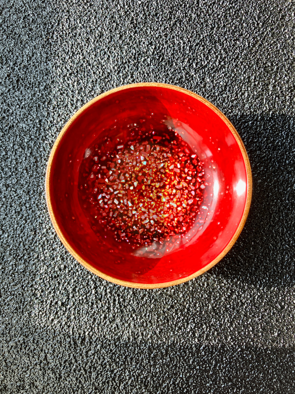 うるし塗りの豆皿　国産楓材使用  螺鈿 艶紅 2枚目の画像