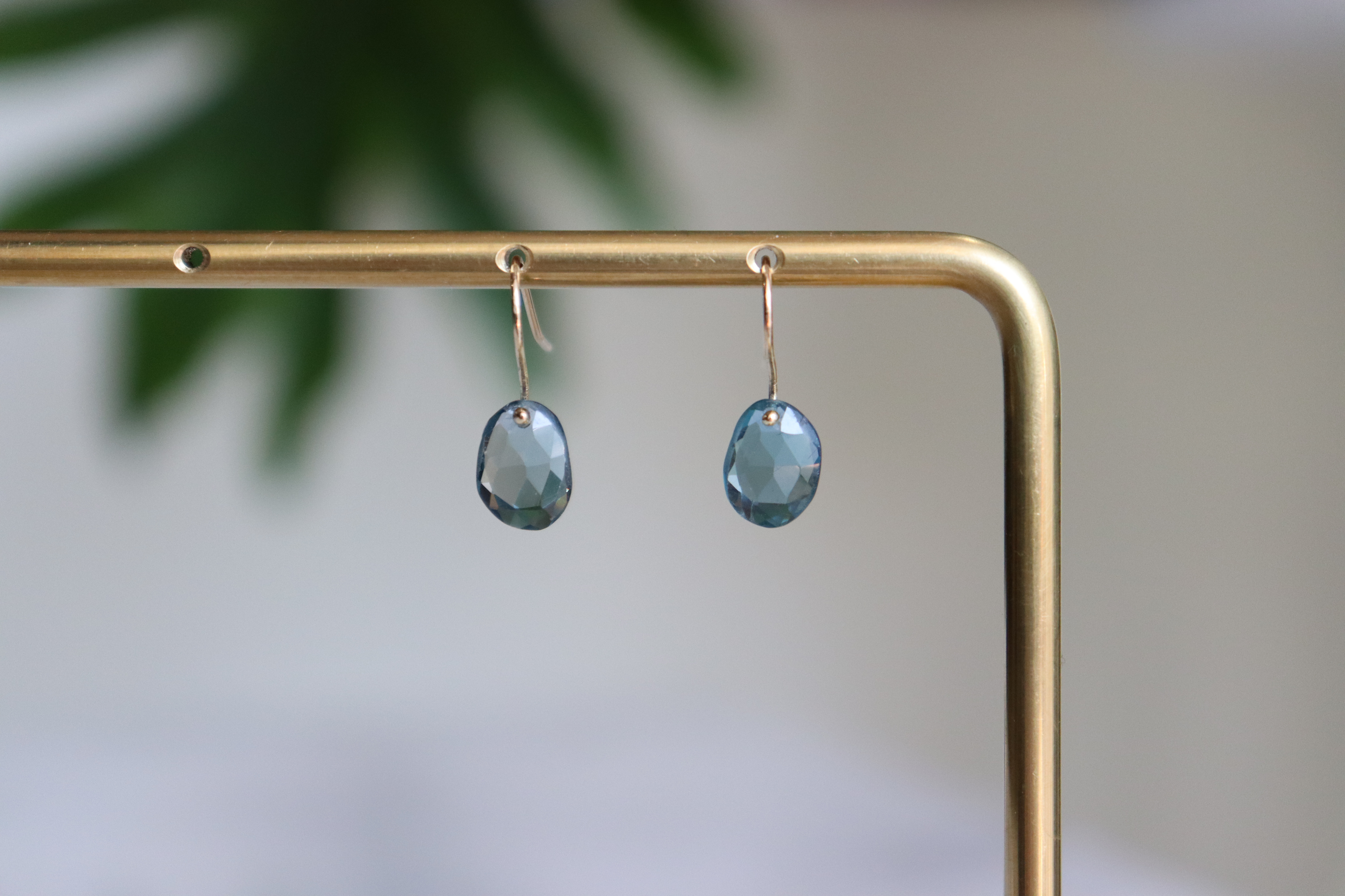 《k10YG》ロンドンブルートパーズ/パラダイスフックピアス〜Jojuly