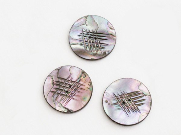 黒蝶貝アンティックボタン3pcs（No.1762-2）