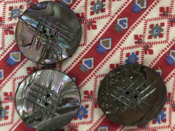 丸型フラット黒蝶貝ボタン3pcs（No.1765-2）