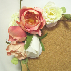 ウェルカムボード装花。アプリコットカラー。ピーチ。生花みたいで高品質な造花使用。ウェディングやインテリアに 2枚目の画像