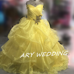 高品質！黃色洋裝露肩可愛公主線柔軟分層薄紗裙新娘 第1張的照片