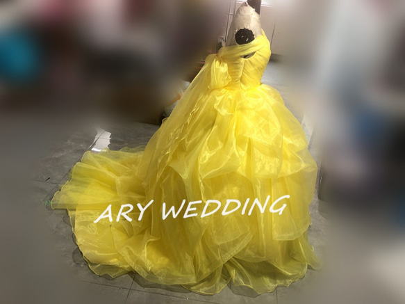 高品質！黃色洋裝露肩可愛公主線柔軟分層薄紗裙新娘 第3張的照片