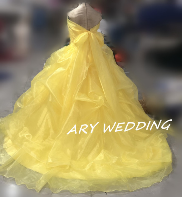 高品質！黃色洋裝露肩可愛公主線柔軟分層薄紗裙新娘 第7張的照片