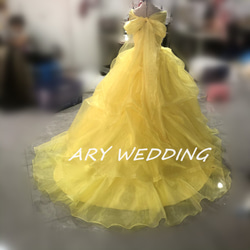 高品質！黃色洋裝露肩可愛公主線柔軟分層薄紗裙新娘 第4張的照片