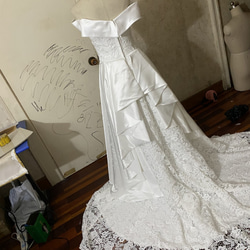 高品質！ウエディングドレス オフホワイト オフショル   3D立体レース刺繍  結婚式/披露宴/挙式 5枚目の画像