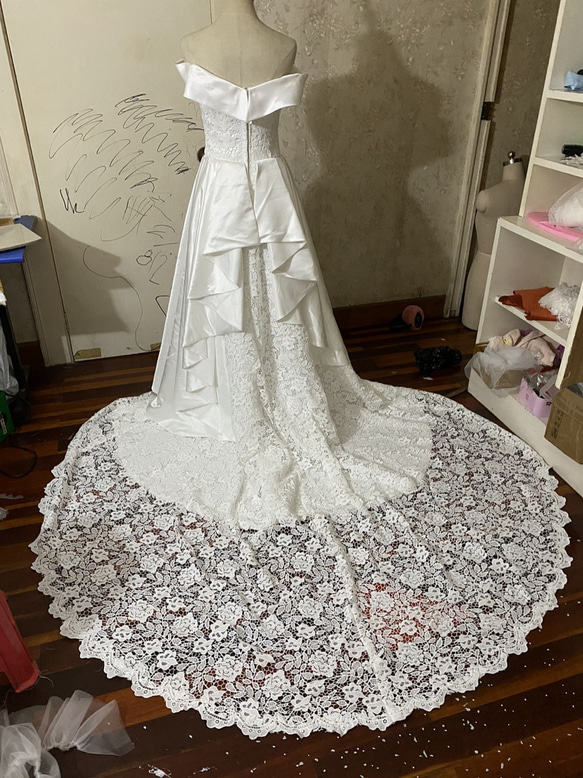 高品質！ウエディングドレス オフホワイト オフショル   3D立体レース刺繍  結婚式/披露宴/挙式 3枚目の画像