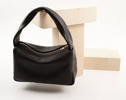 本革　編み込みハンドバッグ ブラック ブラック レザー 編み トート バッグ 皮 カゴ バッグ バスケット