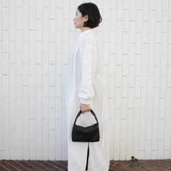 【期間限定30%オフ】S レザーハンドバッグ 黒 ブラック 本革 小さめ 2枚目の画像