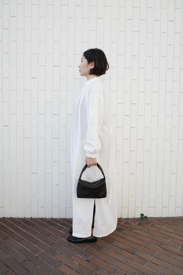 【期間限定30%オフ】S レザーハンドバッグ 黒 ブラック 本革 小さめ 2枚目の画像