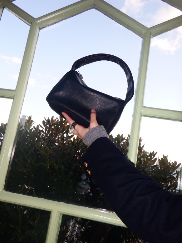 【期間限定35%オフ】S レザーハンドバッグ ポーチ付き 黒 ブラック 本革 小さめ 20枚目の画像