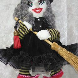 『赤い帽子の魔女さん』ハロウイン　オーナメント ホウキ　オシャレ創作人形　プレゼント 9枚目の画像