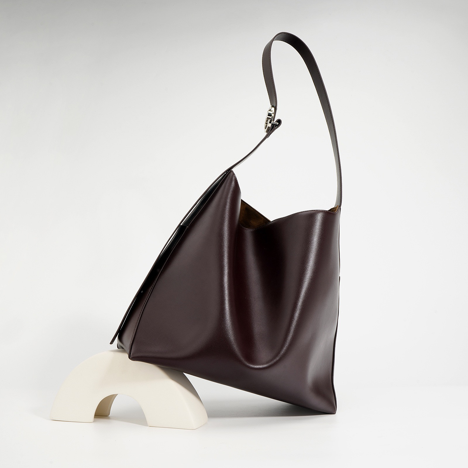 秋冬の新しい大容量バケツバッグ、片肩クロスバッグ。