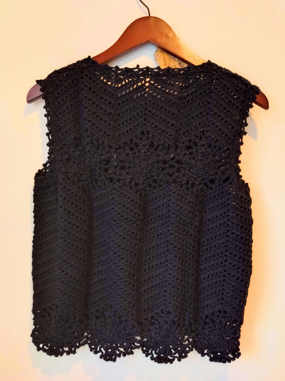 落ち着いた黒＊大人ベスト 3枚目の画像