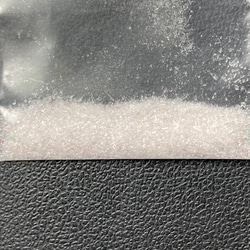 《合成オパール》(フローレスオパール) 原石 ベビーピンク/マルチ斑 0.4g ⑩ 1枚目の画像
