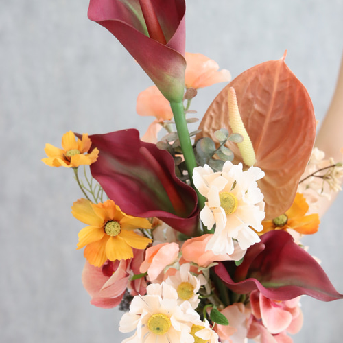 バーガンディ×テラコッタの縦長クラッチブーケ＆ブートニア 完成品