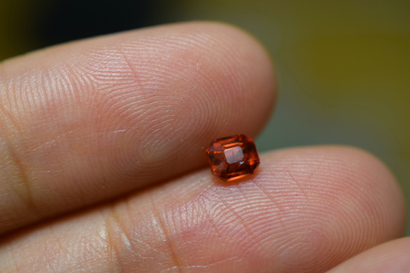 SR52 明るい 赤オレンジ 赤橙 ミャンマー産 天然 スピネル ルース 裸石  