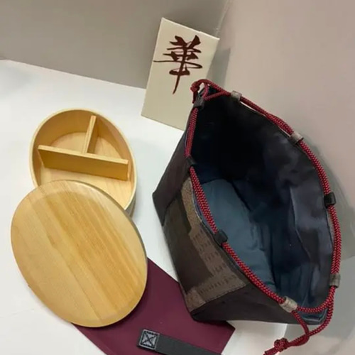 ランチ六点セット 漆/白杉2 色え選べる自立巾着パッチワーク柄箸