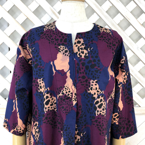 フロントタックワンピース 7分袖 むらさき×紺 抽象画柄 02905 かめ庵