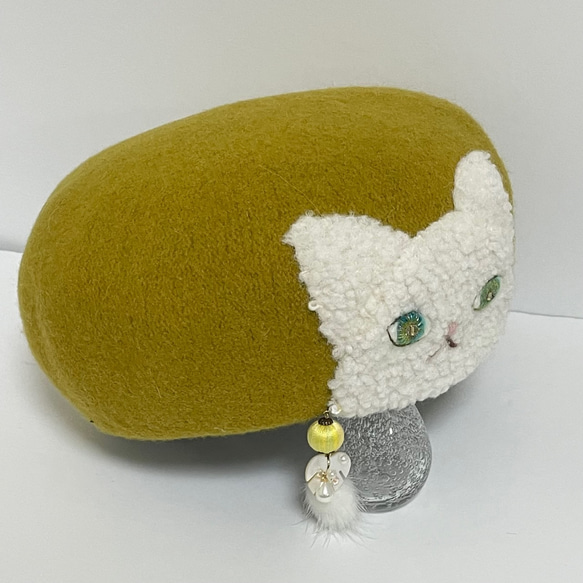 ころんとした猫ベレー帽　(芥子色) 4枚目の画像