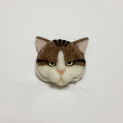 羊毛フェルト 猫ブローチ キジトラ白 1枚目の画像