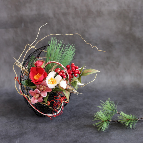 お正月☆紅白椿の和モダンアレンジ【再販】 アートフラワー はなごま屋