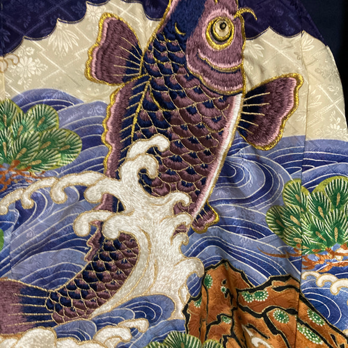 着物リメイクスカジャン リバーシブル 鯉 白波 横振り刺繍 産着