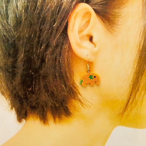 デリカビーズピアス/イヤリング 黄色いゾウさん ピアス（フック 