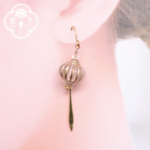 【ピアス】ランタン風デザイン 太陽モチーフ 朝日 夕焼け ピアス】ランタン風デザイン 太陽モチーフ 朝日 夕焼け ピアス